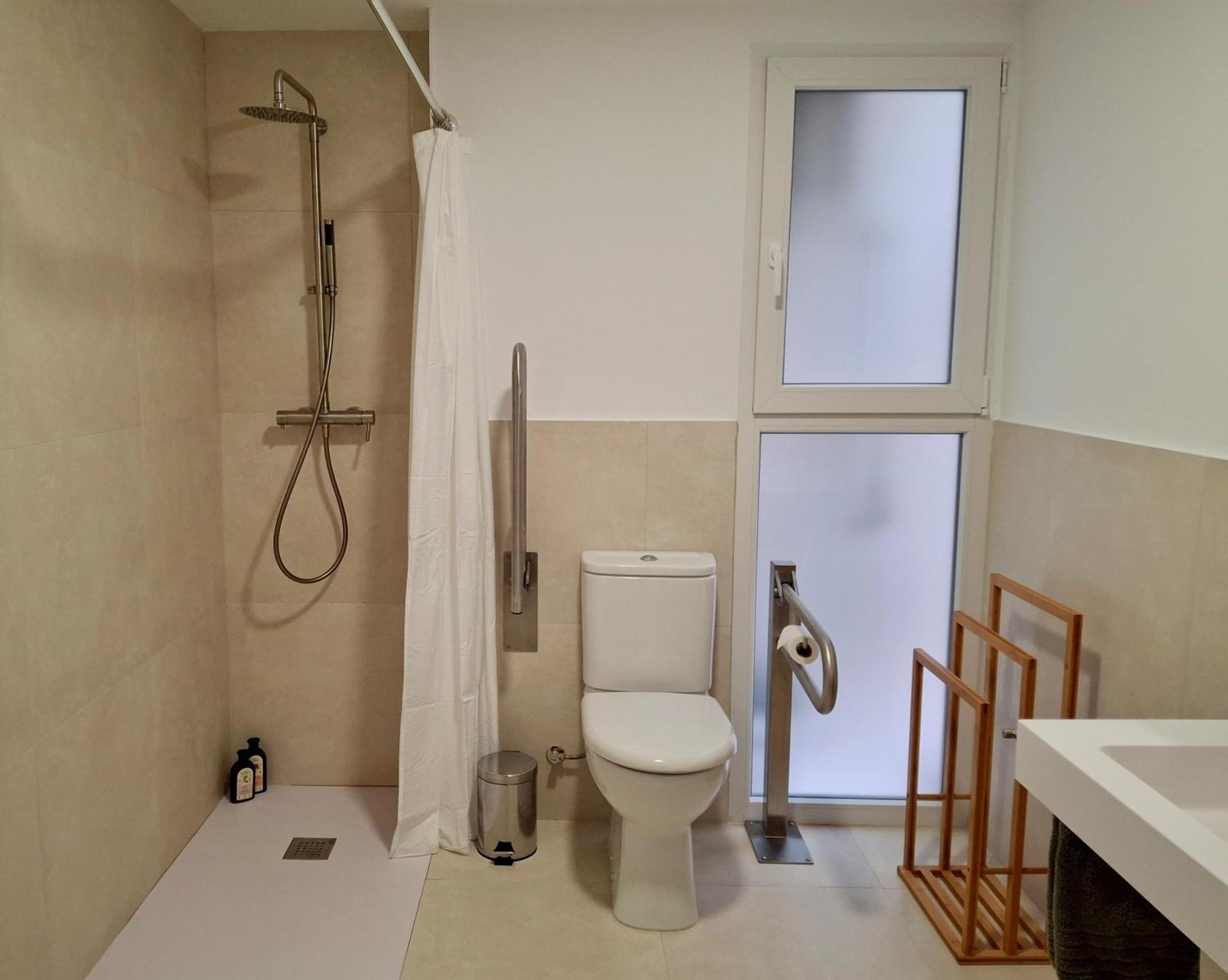 Bonito Apartamento De 2 Habitaciones Cerca De La Estacion Joaquin Sorolla Valencia Exterior photo